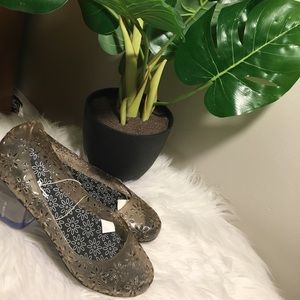 NWT CutOut Flats